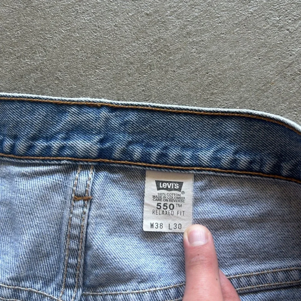 Vintage 90s Levis 550 Jeans Size 38x30 Blue Light Denim Relaxed Fit Straight Leg